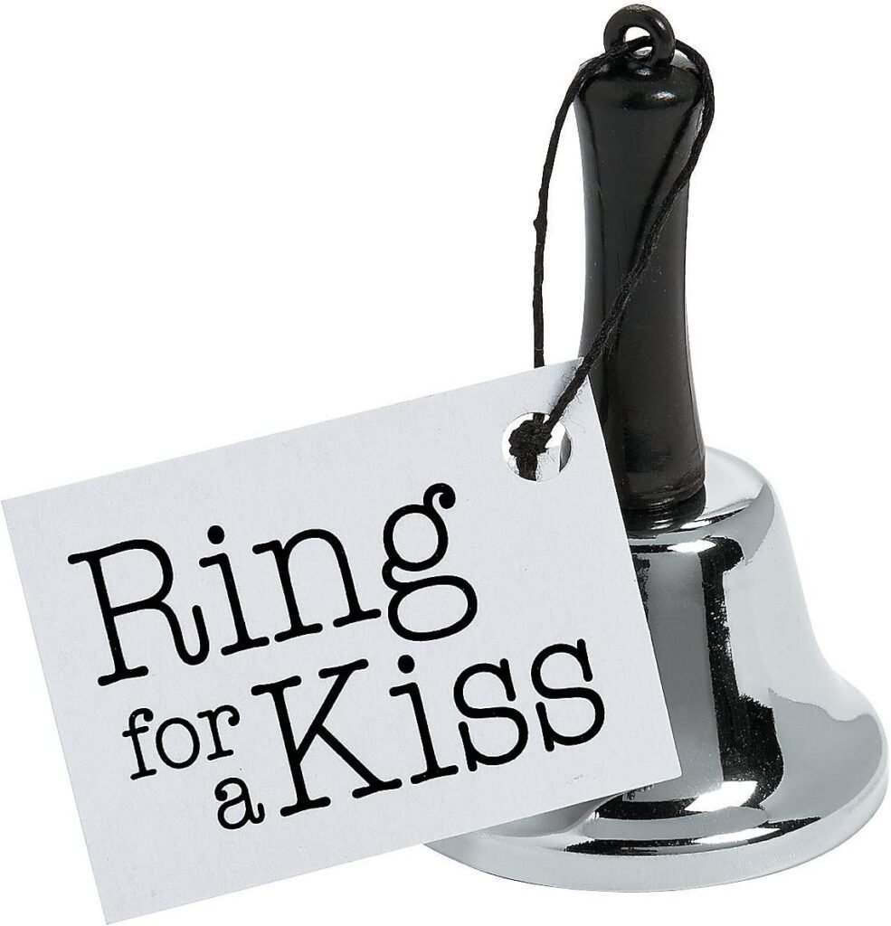 El secreto detrás del 'Kissing Bell' en las bodas